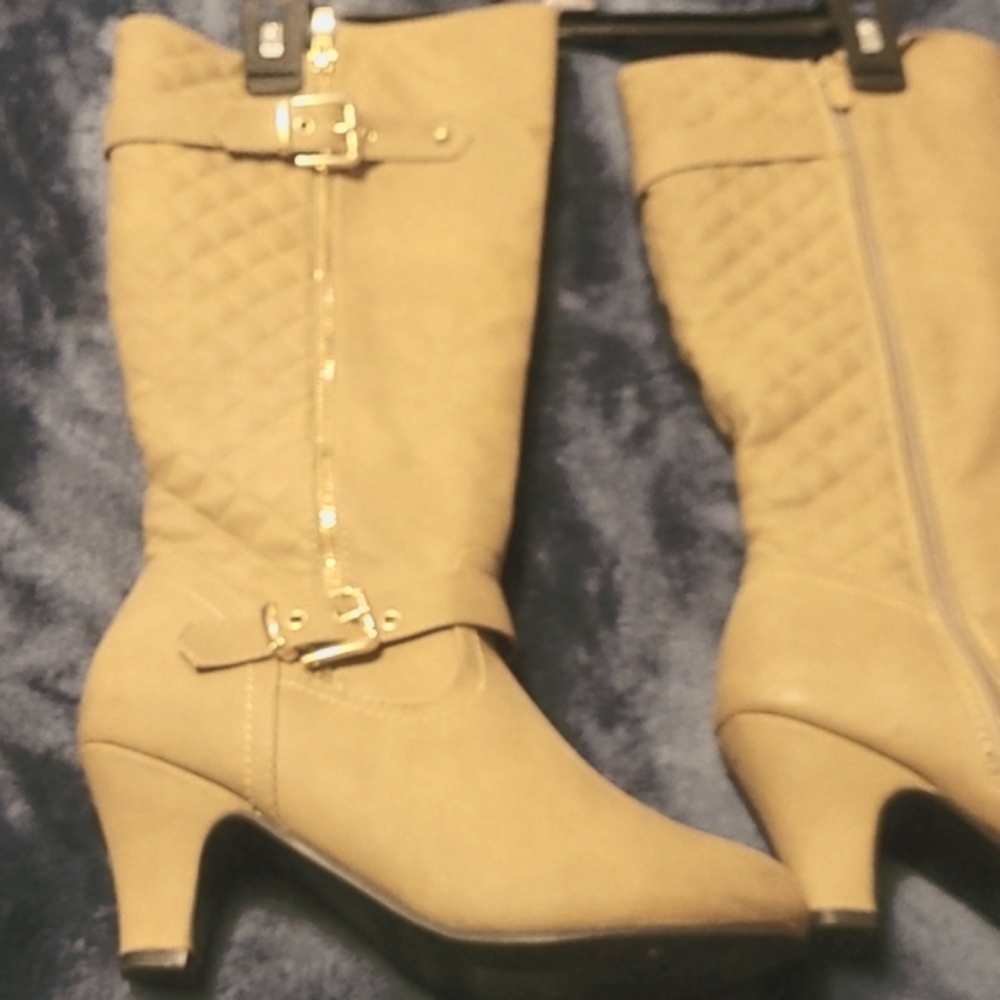 Women's tan boots